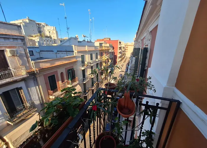 Center House Via Tanzi 27 *