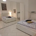 Via Tanzi 27 Apartman *