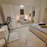 Via Tanzi 27 Apartman *