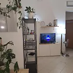 Apartman Via Tanzi 27 *