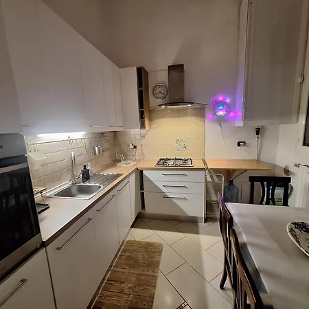 Center House Via Tanzi 27 *